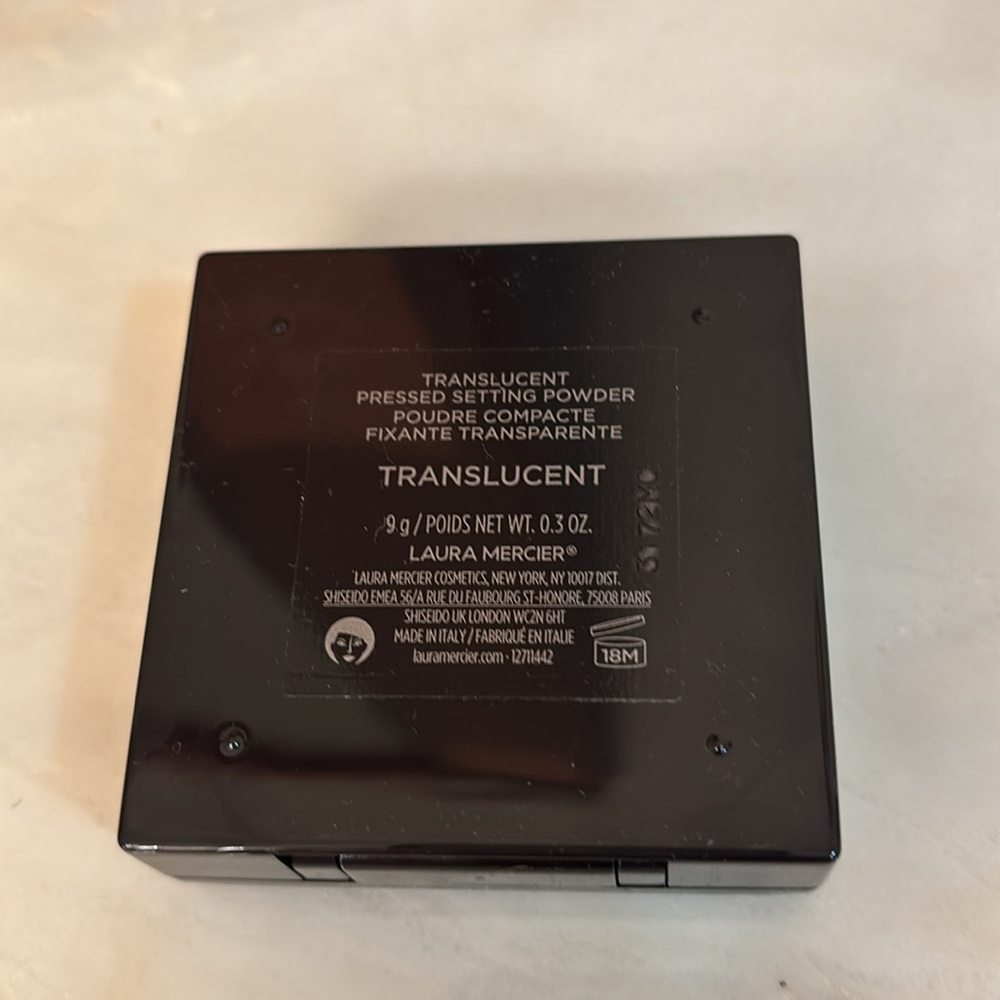 Laura Mercier Translucent Pressed Powder - Picture 7 of 11